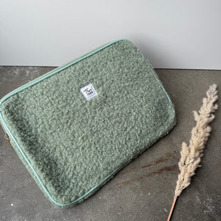 Fluffy Laptop Case - Farbe Sage