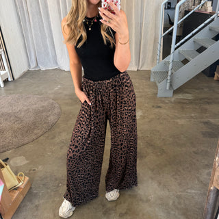 Basic Stoffhose Leo Edition - Braun