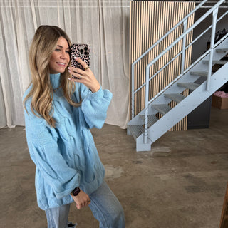 Tangled Oversized Pulli - Babyblau