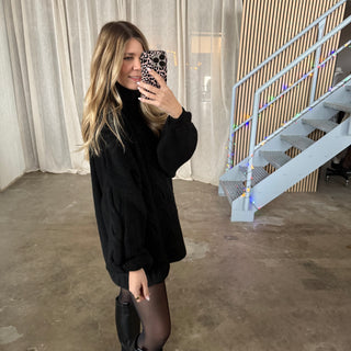 Tangled Oversized Pulli - Schwarz