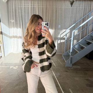 Strickjacke Mila - Dunkelgrün x Creme