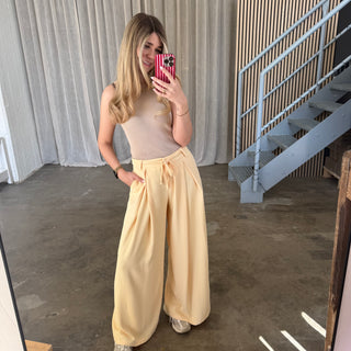 Classy Hose - Butter Yellow