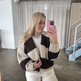 Cozy Cutie Strickjacke - Braun