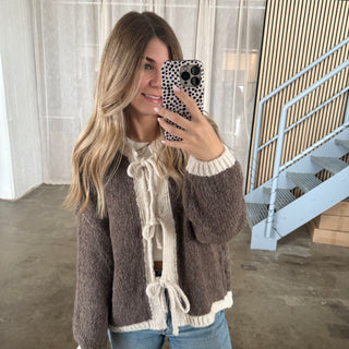 Strickjacke Schleifen & Rand - Taupe