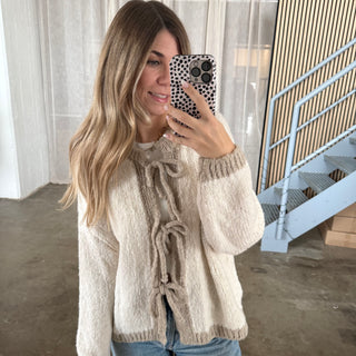 Strickjacke Schleifen & Rand - Creme