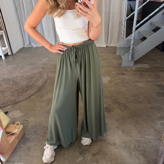 Basic Stoffhose - Olive (XS-XXL)