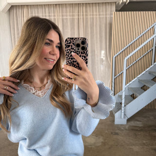 Spitzen Rüschen Pulli - Babyblau
