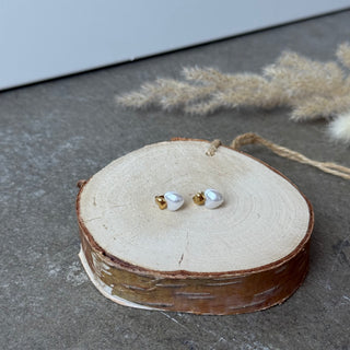 Love Pearl Stecker | Gold