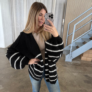 Strickjacke Oversize - Schwarz x Creme