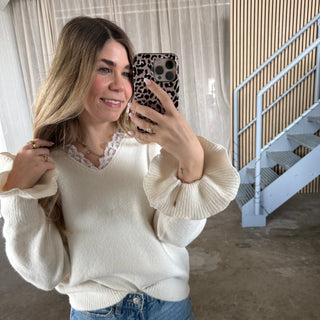 Spitzen Rüschen Pulli - Creme