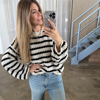 Pulli Curved Stripes - Creme x Schwarz