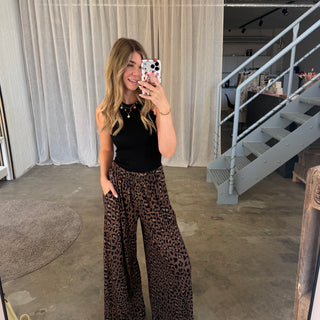 Basic Stoffhose Leo Edition - Braun