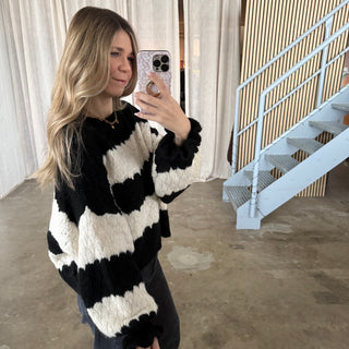 Pullover Cute Waves - Schwarz x Creme