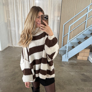 Oversized Pulli - Dunkelbraun x Creme