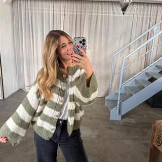 Strickjacke Poppy - Creme x Hell Olive